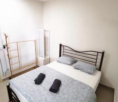 Bayan Lepas Apartamento | TuR11-Oppesite Pisa Stadium-1min-FoodCourt-MiniMarket