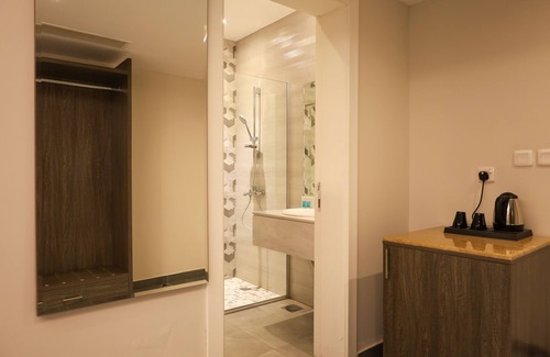 Qurtubah Hotel | Tura Residence