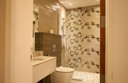 Qurtubah Hotel | Tura Residence