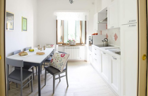 Castiglione di Garfagnana Apartamento | Turandot. Hermoso apartamento en un estilo moderno en la antigua Villa Toscana