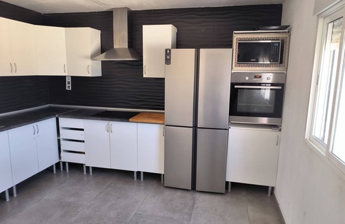 Benicarlo Chalet De Esquí | Turisblo chalet con piscina,de 3 amplias habitaciones,gran comedor,cocina y baño