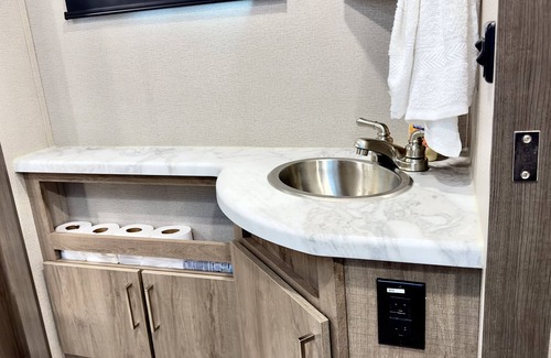 Hot Springs Casa | Turn-key Glamping at its finest!
