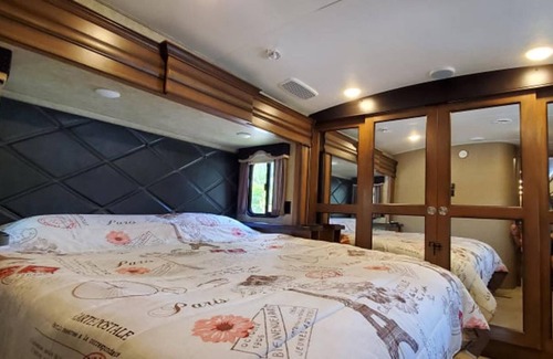 River Ranch Cabaña | Turn Key Tiki Hut Glamping On-site RV Package! FREE Golf Cart! 182