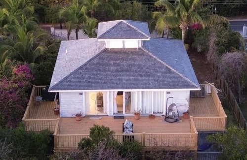 Dunmore Town Casa | Turning Tides - 5 bedroom house in Harbour Island with WiFi, AC and generator.