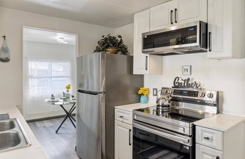 Diplomat Cabaña | Turnkey,2bed/2Bath cottage withWiFi,AC in enjoyable North Fort Myers55+community