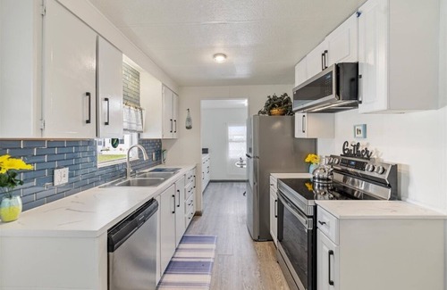 Diplomat Cabaña | Turnkey,2bed/2Bath cottage withWiFi,AC in enjoyable North Fort Myers55+community