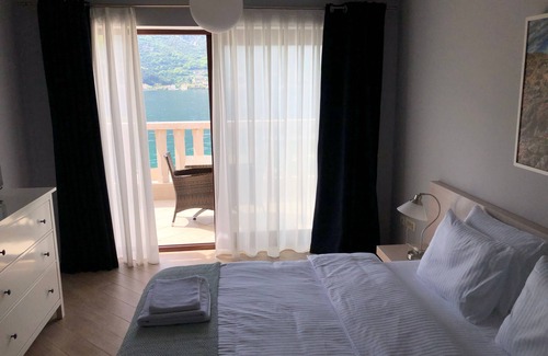 Dobrota Hotel | Turquoise Beachside Apartments