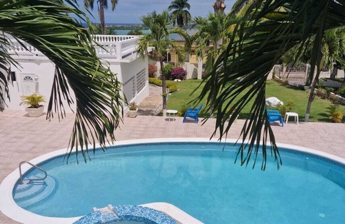 Reading Villa | Turquoise Sea Villa