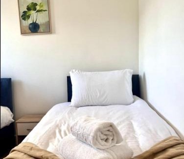 Bracknell Casa | Turquoise Tranquil- 3 Bed House
