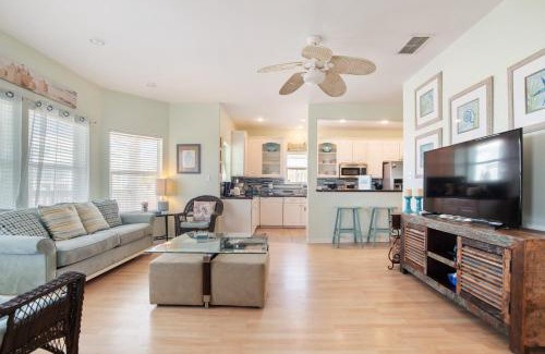Royal Dunes Casa | Turquoise Treasure - Boardwalk to the Beach Beach Gear Credit