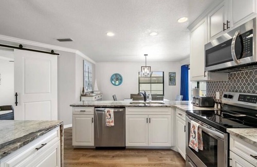 Englewood East Casa | Turquoise Turtle - 10155 Edmonton