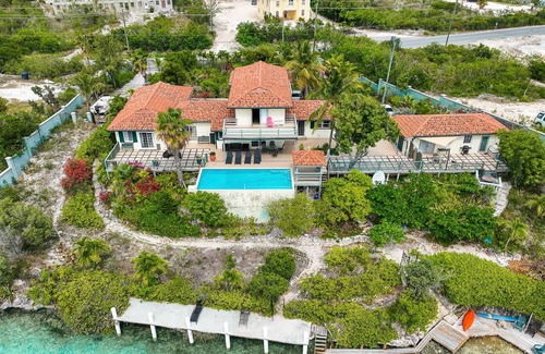 Ocean Point Villa | Turquoise Waterfront 5 Bedroom Rustic Villa