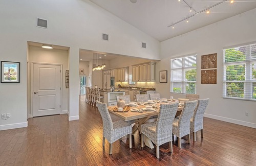 Siesta Key Casa | Turtle Bay Hideaway- Siesta Key FL Spacious 4-bedroom w/ Private Beach Access