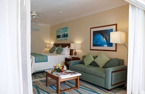 Maxwell Hotel | Hotel de 4 estrellas ∙ Turtle Beach by Elegant Hotels All Suite - All Inclusive