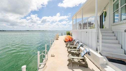 Cudjoe Key Casa | Turtle Cove Views by Last Key Realty