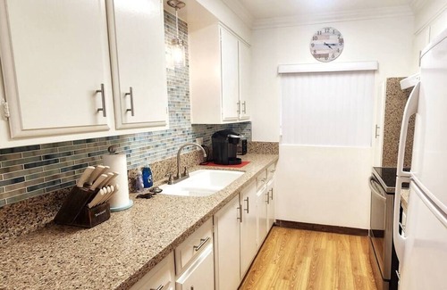 Belmont Shore Apartamento | Turtle Den: Work & Play-Walk2Beach-2nd St-Pets OK!
