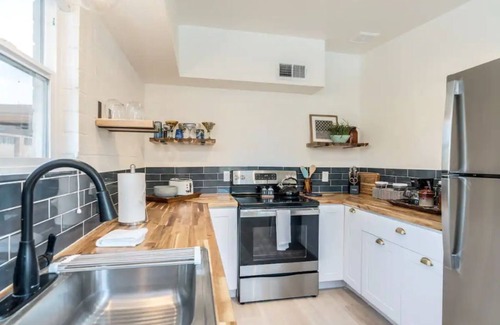 Menlo Park Casa | Turtle Dove Duplex, All new 2BR home 1.5 mi. to DT