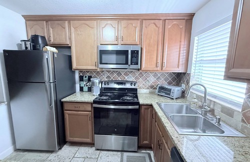 Central Naples Condominio | TURTLE LAKE 2BR/2BA - GOLF COURSE VIEW /RESORT STYLE AMENITIES /MINUTES TO BEACH