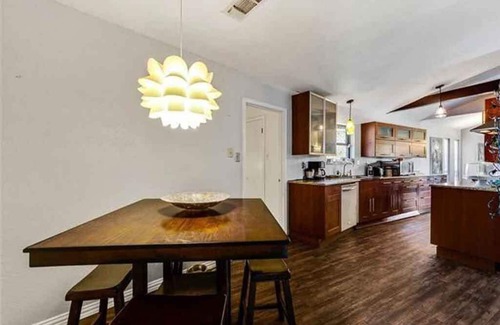 Fort Worth Casa | Turtle Manor by Benbrook Lake