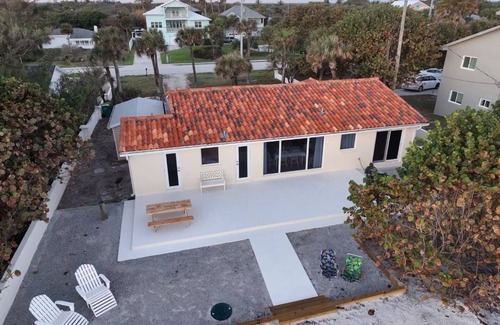 Floridana Beach Casa | Turtle Nest Beachfront Cottage