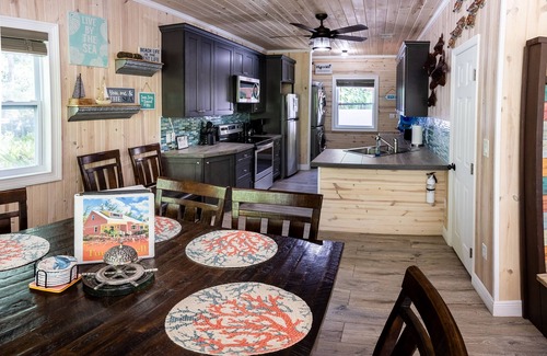 Spanish Wells Casa | Turtle Shell Cottage / 1 minuto a pie de Spectacular Beach en la tranquila calle sin salida