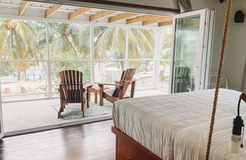 Cocoplum Villa | Turtle tides villa - located just outside of the lively Placencia village