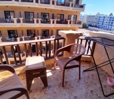 Al Ahyaa Apartamento | Turtles Beach resort hourghada Studio view sea view pool private beach jacuzzi pools air-conditioned restaurant on the beach jacuzzi security and a large sunny balcony