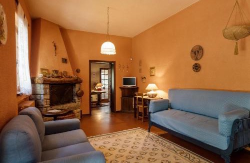 Montecchio Villa | Tuscan Castle View Grand Villa