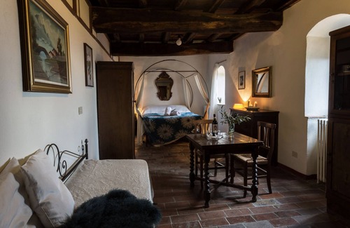 Pelago Otro | ¡Cortijo toscano con naturaleza, piscina y parque infantil!
