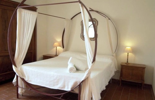 Pelago Otro | ¡Cortijo toscano con naturaleza, piscina y parque infantil!