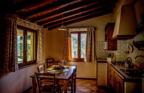Pieve Fosciana Cabaña | Tuscan cottage with infinity pool, pizza oven, near restaurant on eco-farm