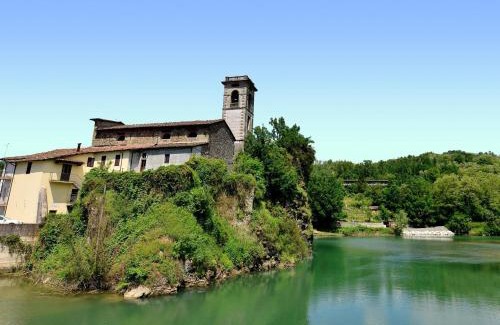 Castiglione di Garfagnana Casa | Tuscan Farmhouse in Castiglione di Garfagnana with Garden