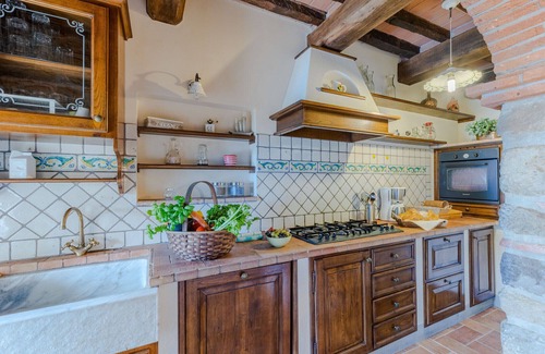 San Pietro a Marcigliano Villa | Tuscan Fizz Villa, a Vineyards Retreat