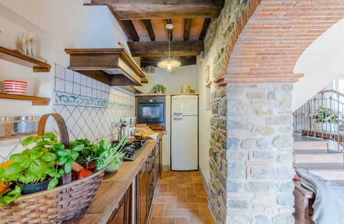 San Pietro a Marcigliano Villa | Tuscan Fizz Villa, a Vineyards Retreat