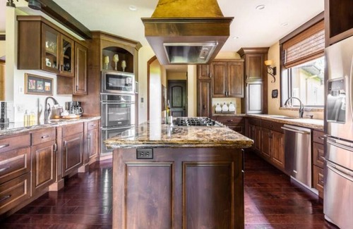 Sherwood Casa | Tuscan home in NW wine country