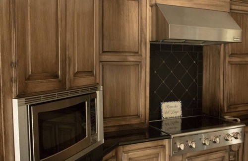 Ardmore Casa | TUSCAN ON 16 ACRES BY LAKE MURRAY, WITH POOL/HOT TUB & TOY PARKING, EV CHARGER