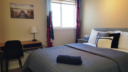 Tuscany Casa | Tuscan Ridge Guesthouse Calgary West