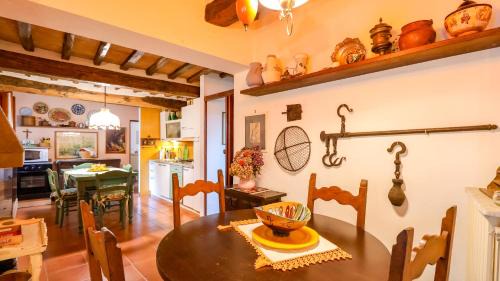 Cireglio Apartamento | TUSCAN RUSTIC HOUSE - with Garden, Wi-Fi