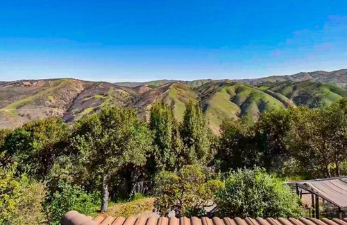 Carmel Valley Casa | Tuscan-style Retreat In The Country With 360 Views