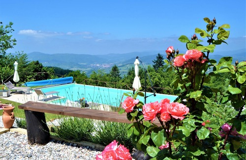 Pelago Casa | Villa toscana con piscina infinita de sal y jacuzzi climatizado con impresionantes vistas