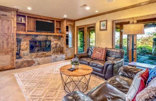Carmel Valley Casa | Tuscan Vineyard Retreat with 360 Views and Pool