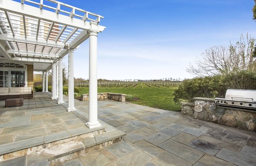 Cutchogue Casa | Tuscany in the North Fork - Spectacular Villa in the Midst of a Vineyard