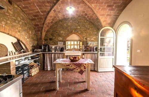 Volterra Villa | Luxury 9 bed Tuscany villa with pool and spa