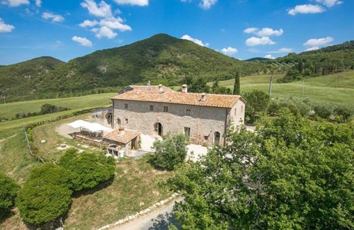 Volterra Villa | Luxury 9 bed Tuscany villa with pool and spa