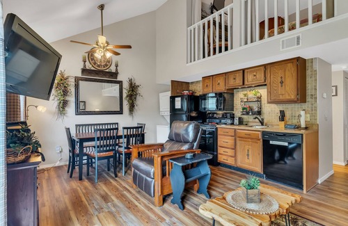 Table Rock Condominio | Tuscany On Taneycomo 2 Bedroom Condo by RedAwning