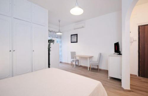 Cinecitta Apartamento | Tuscolana White Apartment