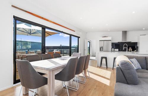 Ruakaka Casa | Tuturu Bliss - Ruakākā Holiday Home