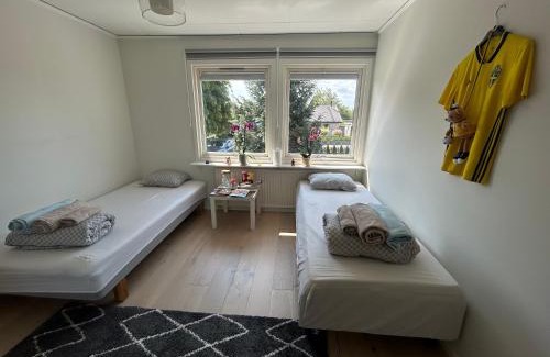 Kalmar Casa | Två sovrum fyra sängar Koppla av med hela familjen i detta fridfulla boende