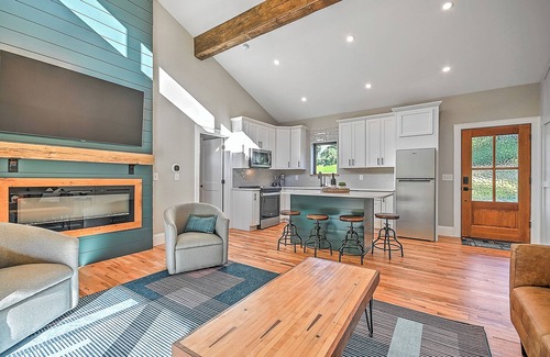 Johnson City Cabaña | Tway Bird Cottage on The Watauga River