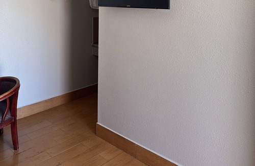 Los Angeles Hotel | Twenty-First Century Inn